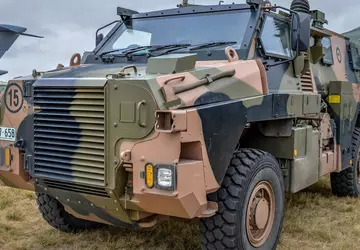 20 Bushmaster-Fahrzeuge, 12 gepanzerte Mannschaftstransporter vom ...