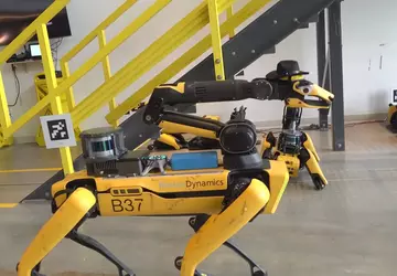 Boston Dynamics bringt dem Roboter Spot ...