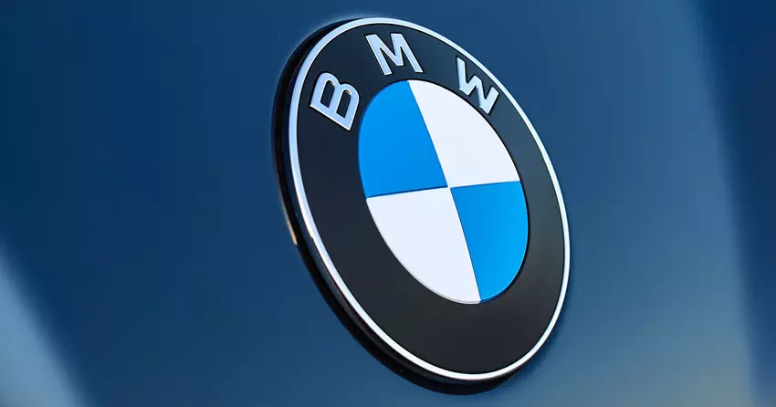 BMW hat ein aktualisiertes Emblem enthüllt und kaum jemand hat es bemerkt