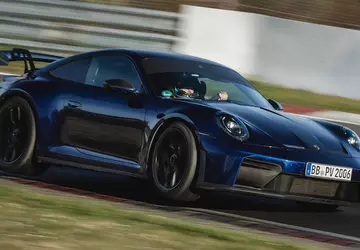 Porsche 911 GT3 stellt neuen Nürburgring-Rekord ...