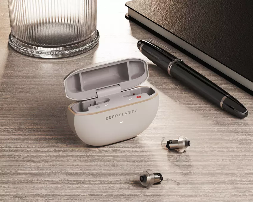 Amazfit präsentiert auf der CES 2024 das Zepp Clarity Pixie Hörgerät mit IPX7-Schutz und bis zu 17 Stunden Akkulaufzeit