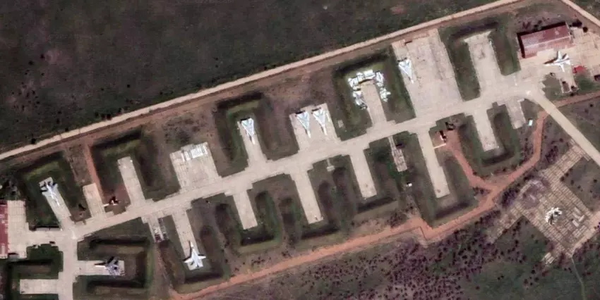 Ukrainische Luftwaffe bestätigt Zerstörung von neun russischen Kampfflugzeugen auf einem Luftwaffenstützpunkt auf der Krim