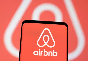 Airbnb blockiert Silvesterpartys: Airbnb's neue Politik ...