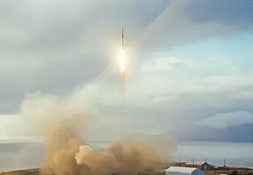 Erststart der RS1-Rakete endete mit Absturz ...