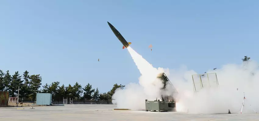 Republik Korea testet taktische 400-mm-KTTSM-Rakete mit einer Startreichweite von 180 km
