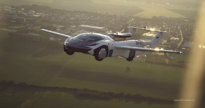 Willkommen in der Zukunft: AirCar fliegendes Cabrio macht den ersten Flug zwischen Städten überhaupt