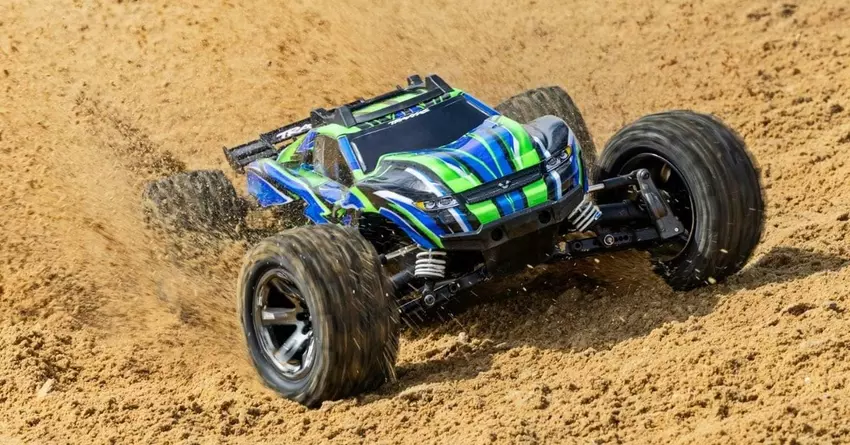 1:10 Traxxas Rustler RC Auto
