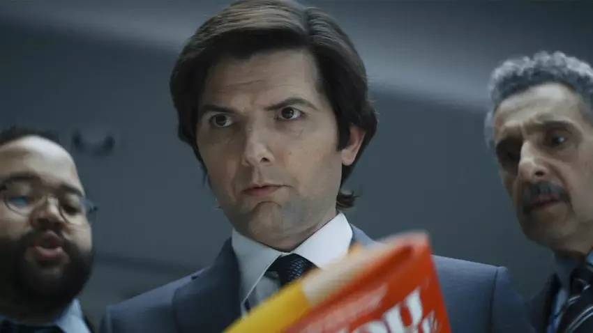 Apple TV+ Schauspieler Adam Scott benutzt bereits ein lila iPhone 14 Pro, obwohl es noch nicht im Handel erhältlich ist