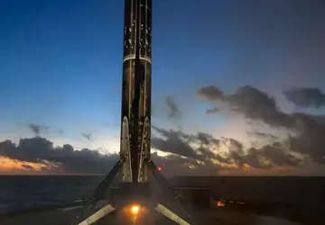 SpaceX startete 29 Starlink-Satelliten und brach ...
