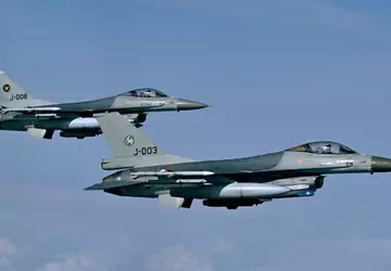 Niederlande übergeben erstes Los von F-16 ...