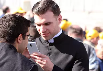 Konnte der Versuchung nicht widerstehen: Priester ...