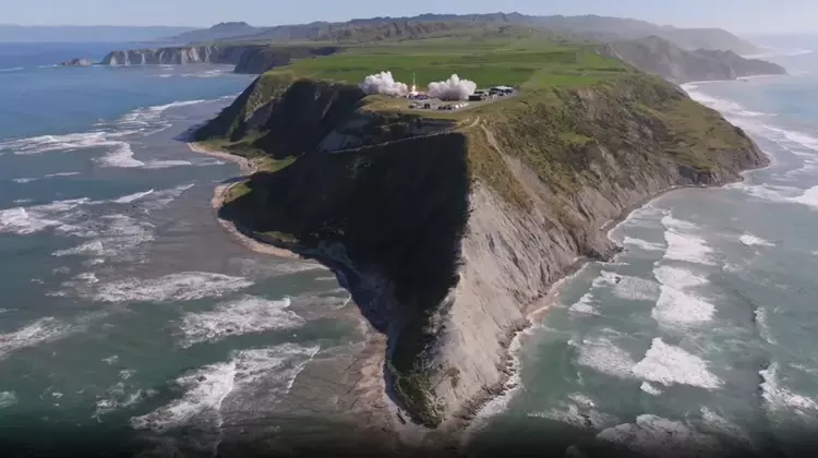 Rocket Lab startete den 13. iQPS ...