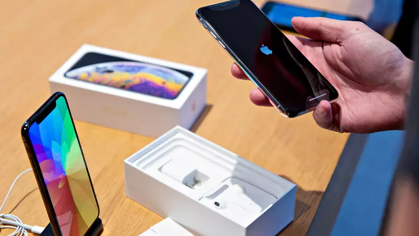 Ein internationaler Händler von gefälschten Apple-Produkten wurde zu einer Haftstrafe verurteilt