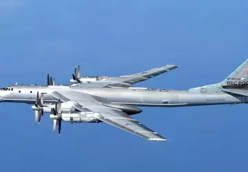 Eine Drohne griff einen russischen Luftwaffenstützpunkt ...