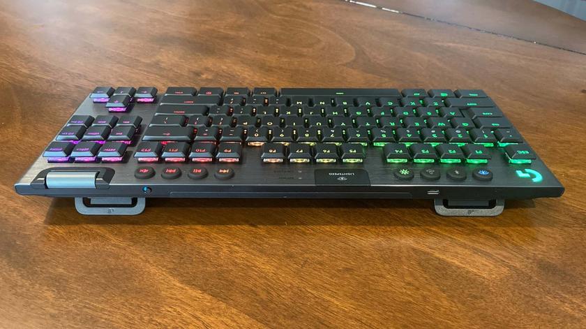 Logitech G915 TKL lautlose mechanische Tastatur