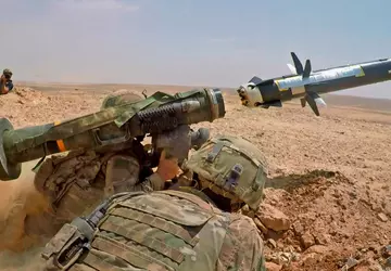 Das ukrainische Militär zerstörte zwei T-90 ...