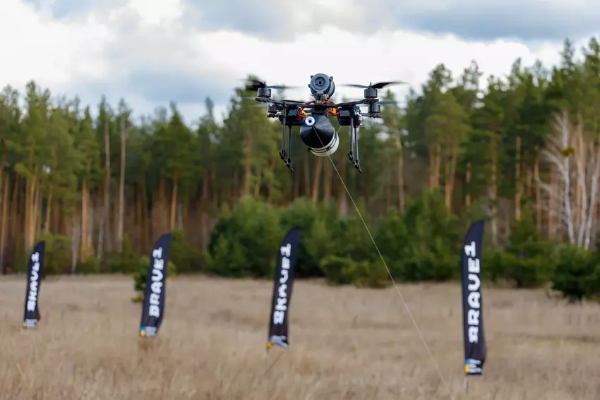 Vietnam präsentiert eigene FPV-Drohnen mit Glasfasertechnik