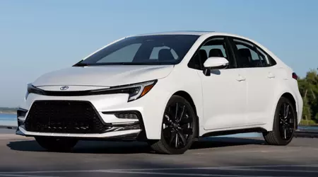 Die Toyota Corolla 2026 in den USA verzichtet auf das analoge Armaturenbrett und der Hybrid erhält Allradantrieb