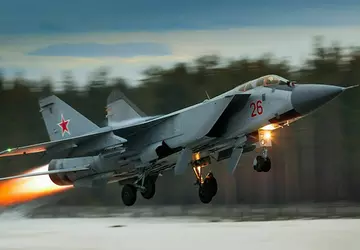 MiG-31 Überschallkampfflugzeug der vierten Generation stürzt ...