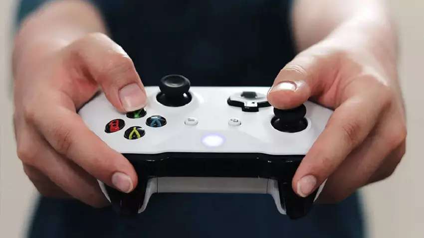 Insider: Microsoft arbeitet an drei Controllern für die Xbox, von denen einer dem DualSense der PS5 am ähnlichsten ist