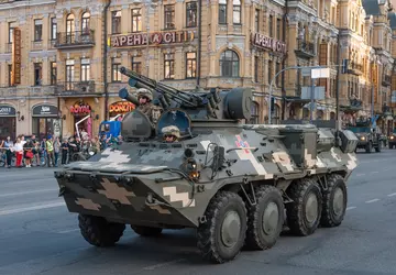 Die ukrainische Armee zeigt ukrainische BTR-3E ...