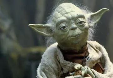 Meister Yoda sprach auf eine absichtlich ...