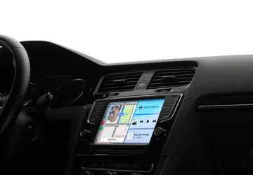 Tesla verzögert CarPlay-Start aufgrund von kleineren ...