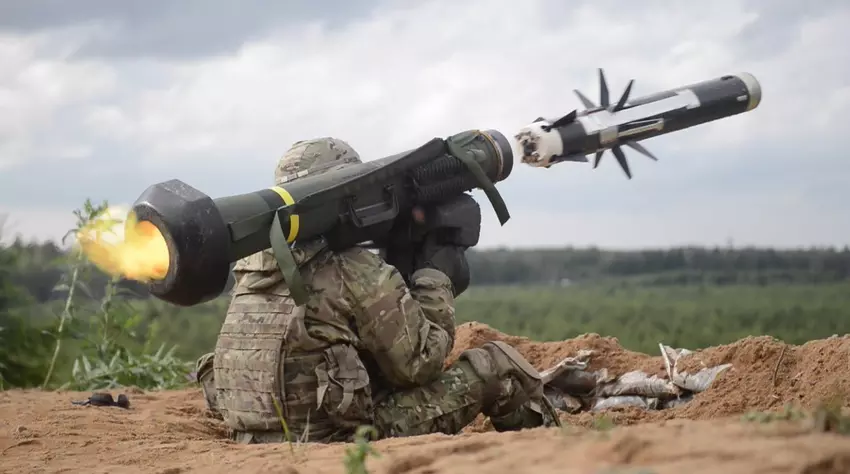 Die Britische Armee feuert Javelin zum ersten Mal mit lebender Munition auf Rekorddistanz ab