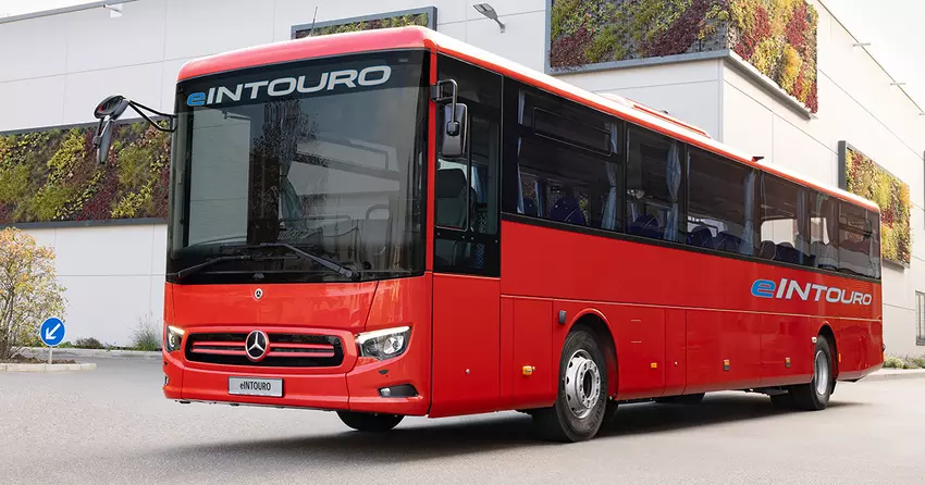 Mercedes-Benz eIntouro: Der neue Elektro-Überlandbus hat eine Reichweite von 500 Kilometern und eine Batterielebensdauer von bis zu 15 Jahren