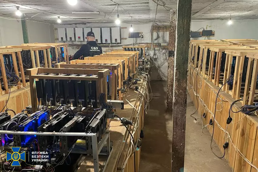 SBU demontiert Kryptowährungs-Mining-Zentrum, das jeden Monat Strom im Wert von Hunderttausenden Griwna gestohlen hat