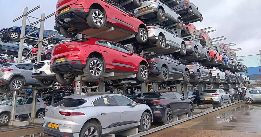 Dutzende zurückgerufene Jaguar I-Pace werden auf Schrottplätzen verschrottet, um ihre letzten Tage zu erleben