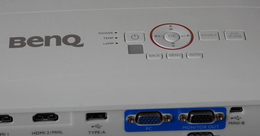 BenQ TH671ST beamer kleiner raum