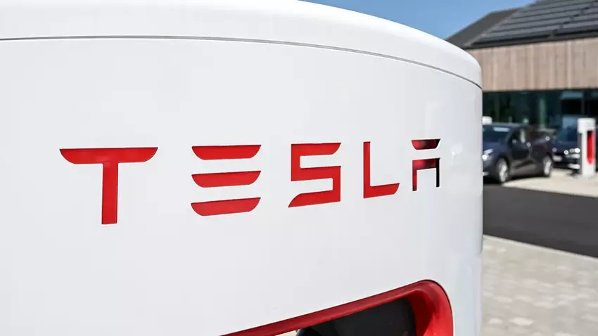 Tesla hat den Preis für die Beta-Version von Full Self-Driving auf 12.000 Dollar gesenkt