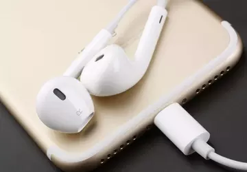 Gerücht: Apple bringt kabelgebundene EarPods mit ...
