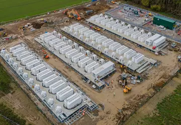 Europas größter Tesla-Megapack-Energiespeicher wird in Großbritannien ...