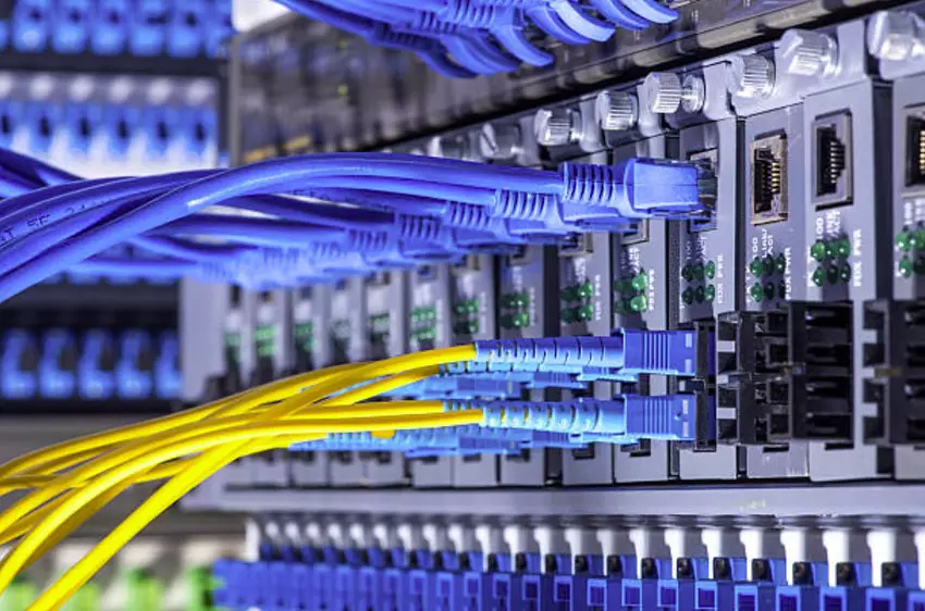 Der Mann gründete seinen eigenen Internetanbieter, um hohe Gebühren zu vermeiden, und versorgt nun Hunderte von Haushalten.