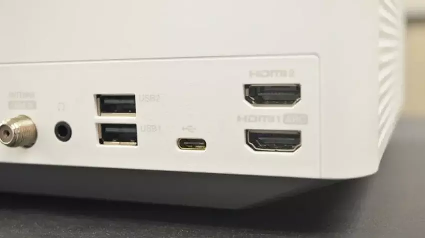 LG CineBeam HU70LA beamer unter 3000 euro test