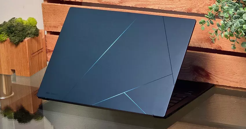 ASUS Zenbook 14 OLED (UX3405) Test: Wie funktioniert ein Laptop mit künstlicher Intelligenz?