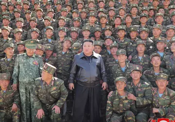 Nordkorea schickte neben seinen Soldaten auch ...