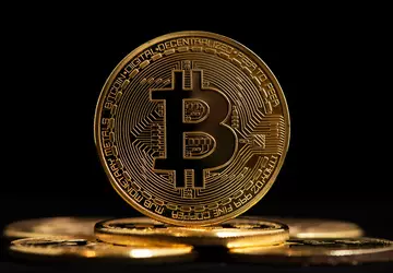 Unbekannter Milliardär gab unerwartet 3 Milliarden ...