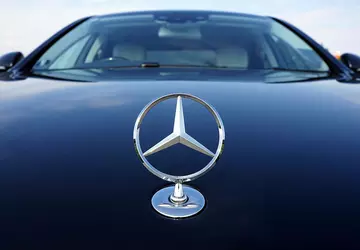 Wer fährt am ehesten einen Mercedes? ...