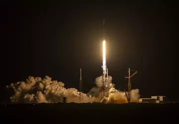 Eine weitere erste Stufe der Falcon ...