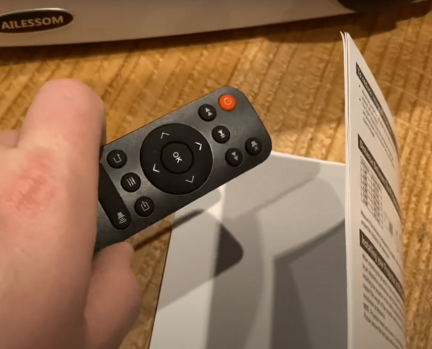 AILESSOM 308P LED-Projektor