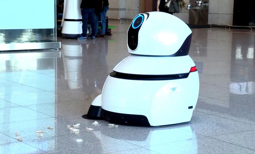 Flughafenreinigungsroboter 01.jpg