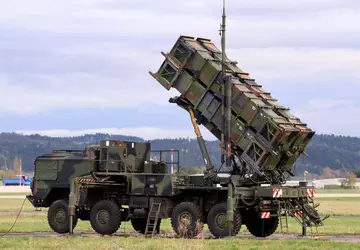 Patriot SAMs, IRIS-T und Gepard-Flugabwehrpanzer: Deutschland ...