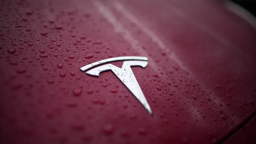Gericht verurteilt Tesla zur Zahlung von 243 Millionen Dollar für tödlichen Unfall mit Autopilot