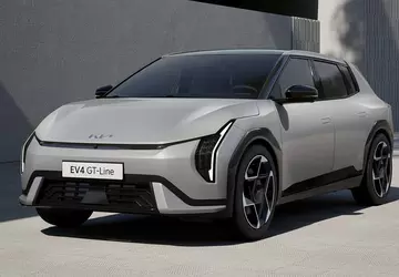 Kia hat das Elektroauto EV4 in ...