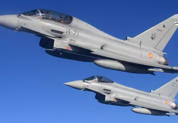 Spanien kauft 25 Eurofighter Typhoon-Kampfflugzeuge im ...
