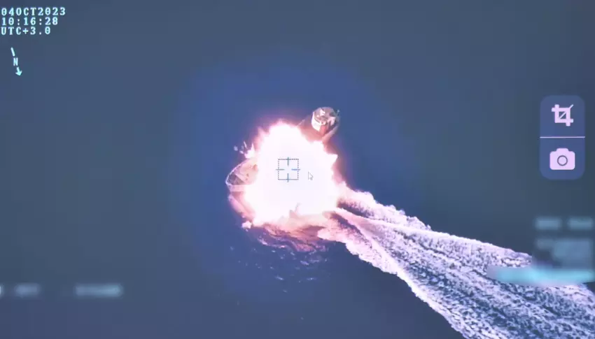 Die Türkei führte den weltweit ersten gemeinsamen Einsatz von Überwasserdrohnen und UAVs durch - Albatros-S Kamikaze-See-Drohne in Begleitung von Bayraktar TB2 versenkte ein 69 Meter langes Schiff