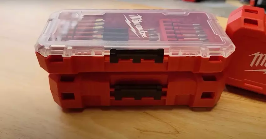 Milwaukee SHOCKWAVE 100-teiliges Impact Duty Schraubendreher-Bit-Set